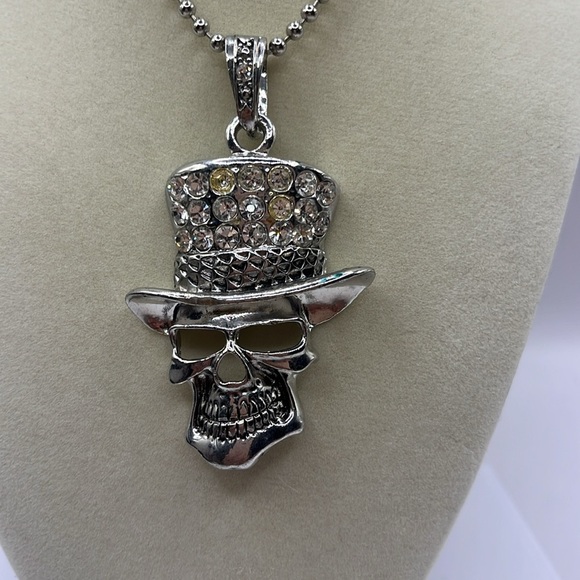 Skull Rhinestones Top Hat Oversized Necklace Goth Halloween Ball Necklace - Picture 5 of 10